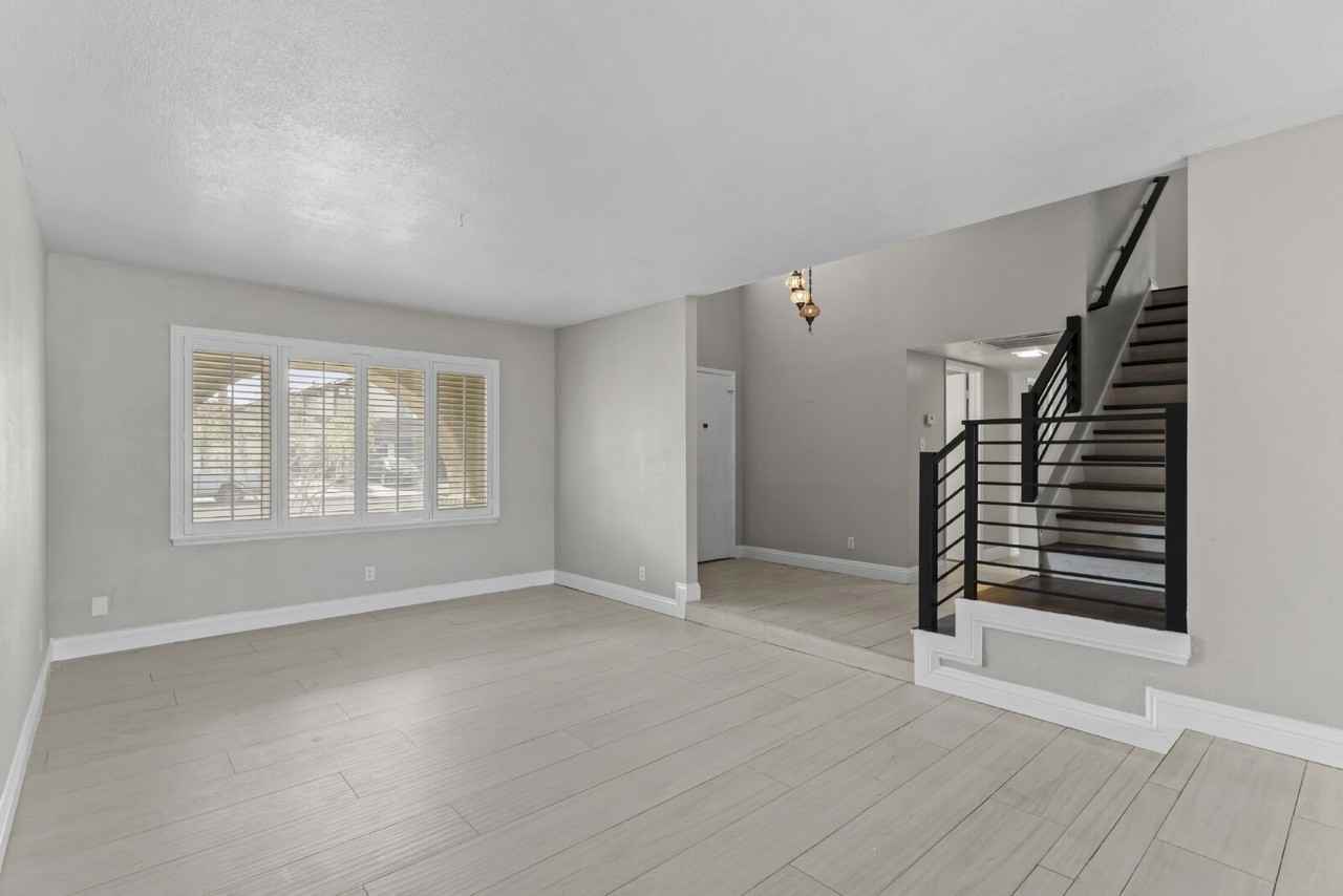 2109 Verdinal Dr - Photo 7 of 50