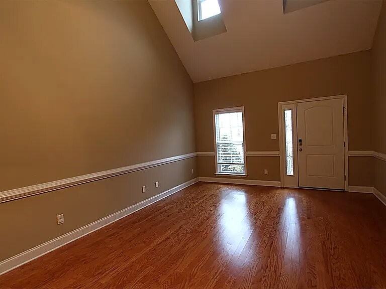 307 Buxton Ln - Photo 2 of 16