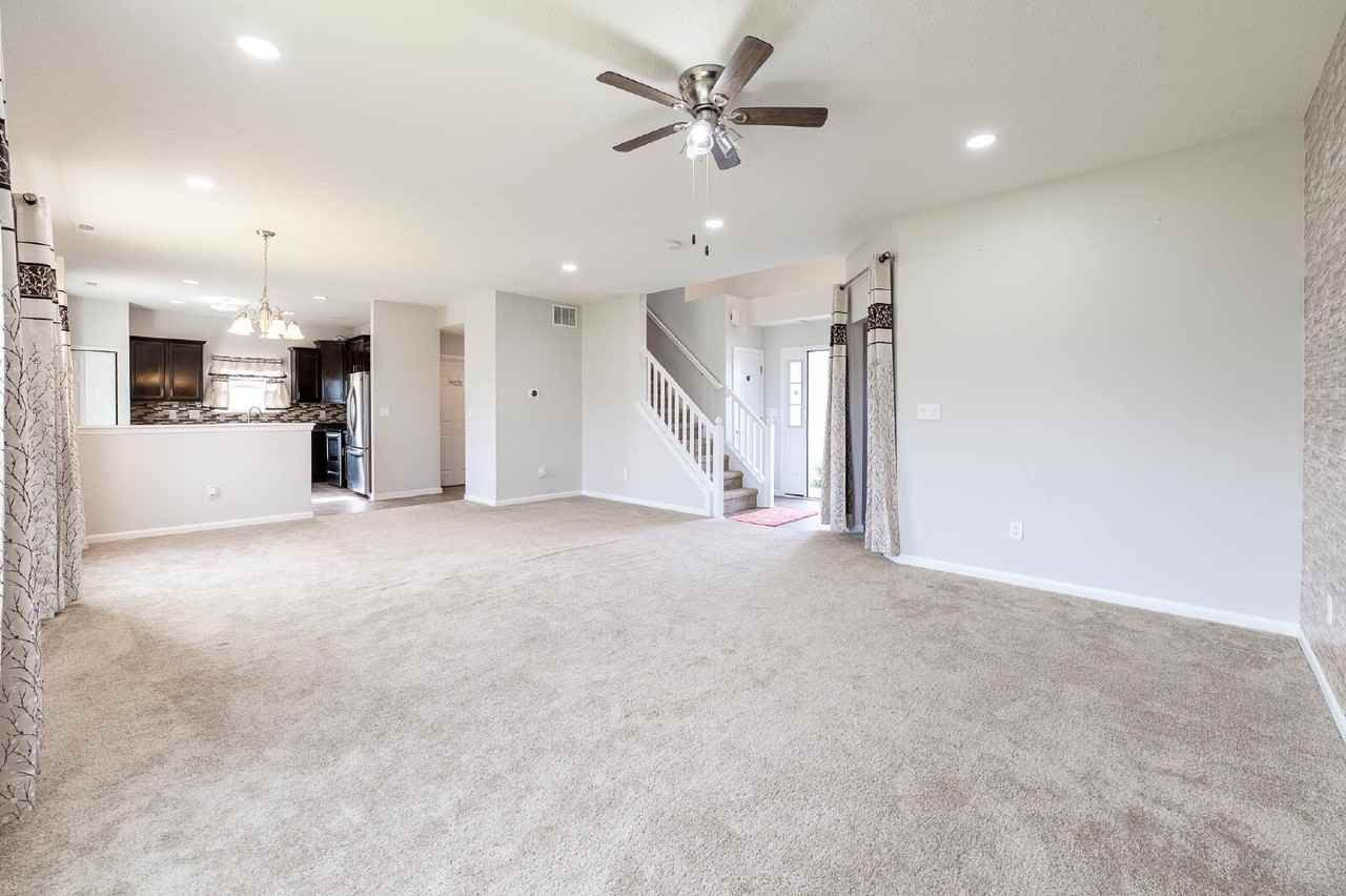 899 Briarstone Dr - Photo 4 of 17