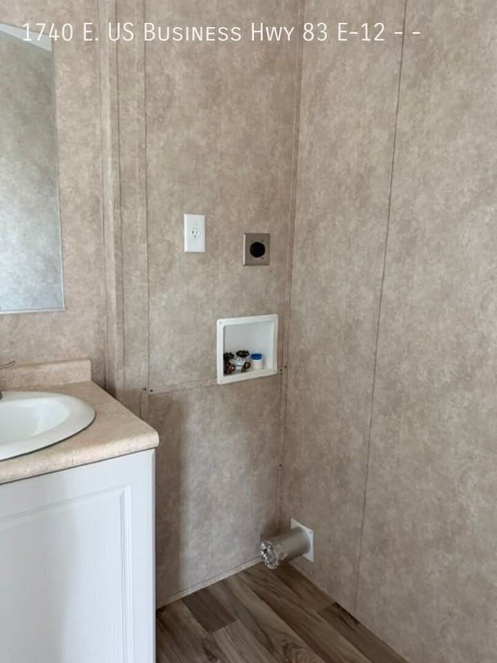 83 1740 E. US Business Hwy 83 E-12 - Photo 5 of 6