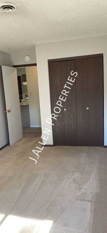 606 W Prairie Ave - Photo 4 of 8