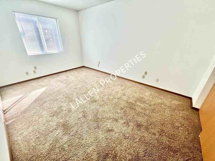 904 Riverfront Rd #18 - Photo 4 of 5