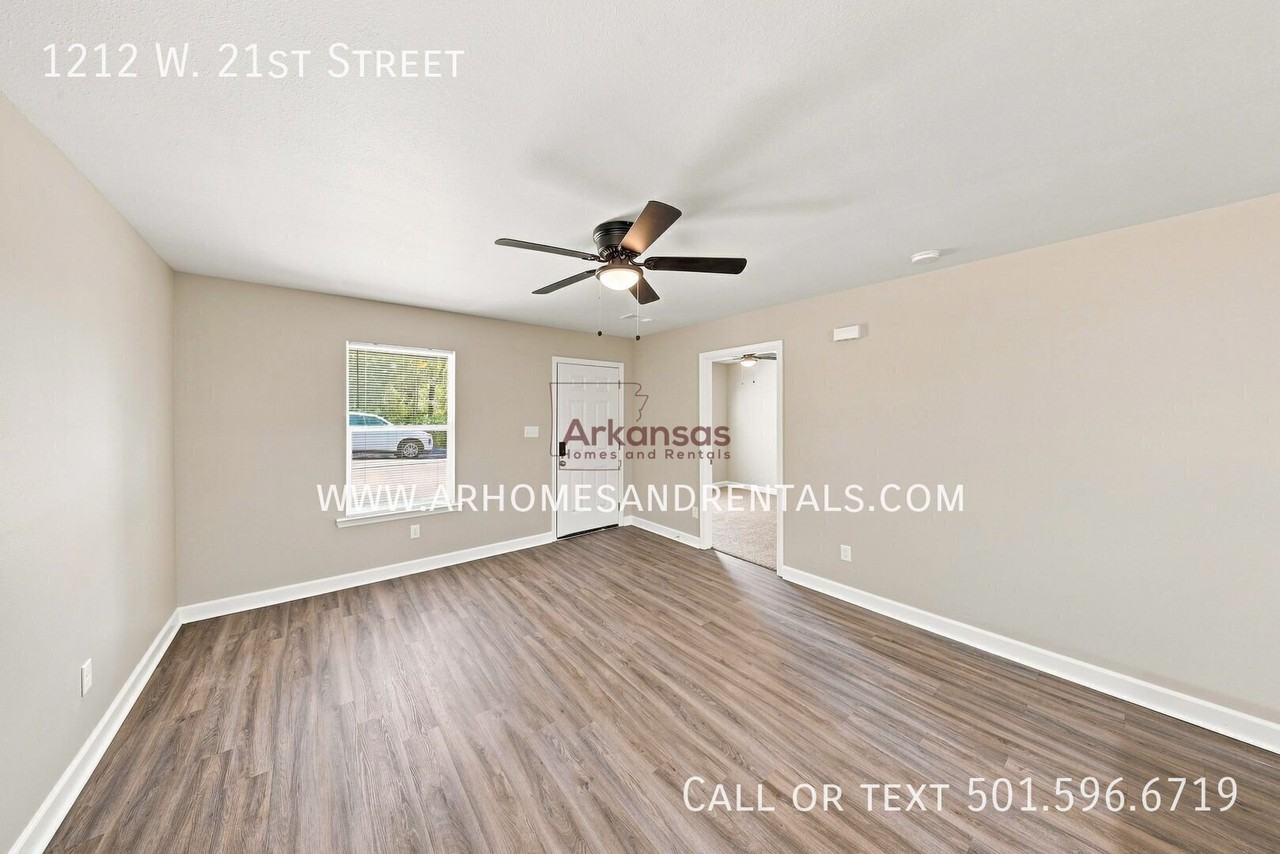 1212 W 21st St - Photo 2 of 13