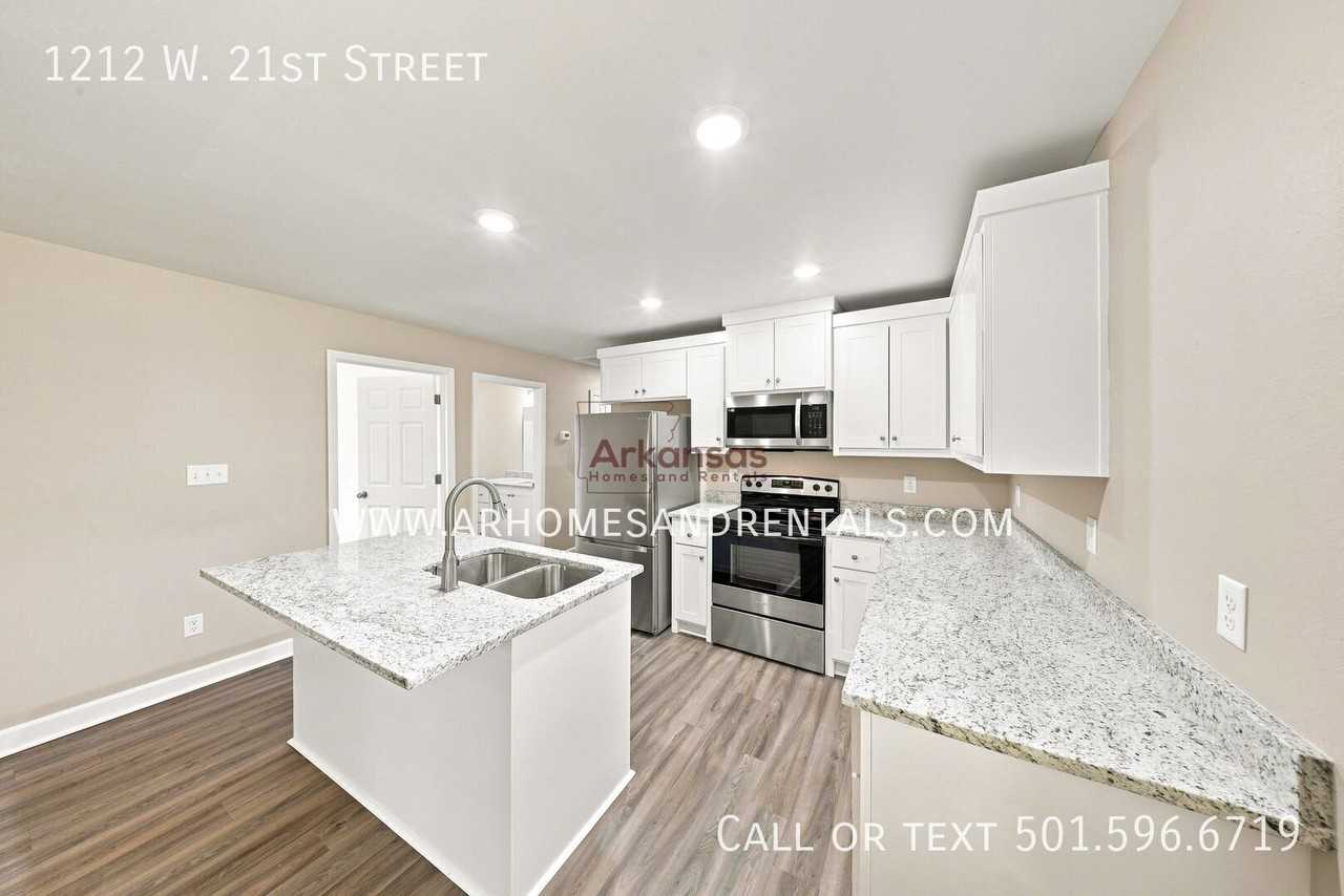 1212 W 21st St - Photo 5 of 13