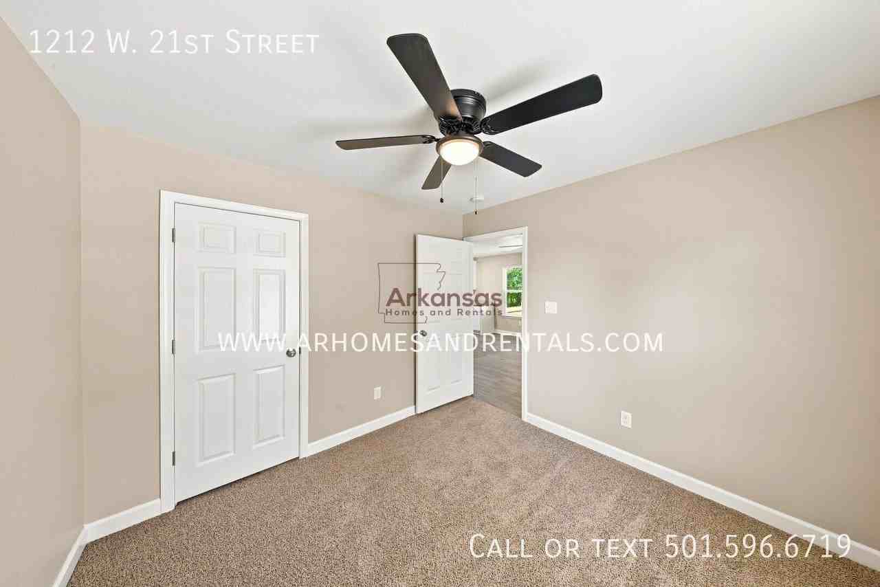 1212 W 21st St - Photo 7 of 13