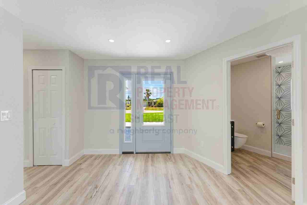 411 Pine Tree Ter - Photo 5 of 41