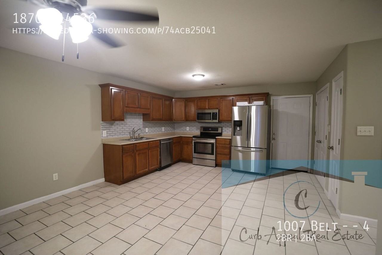 1007 Belt St #4 - Photo 3 of 15