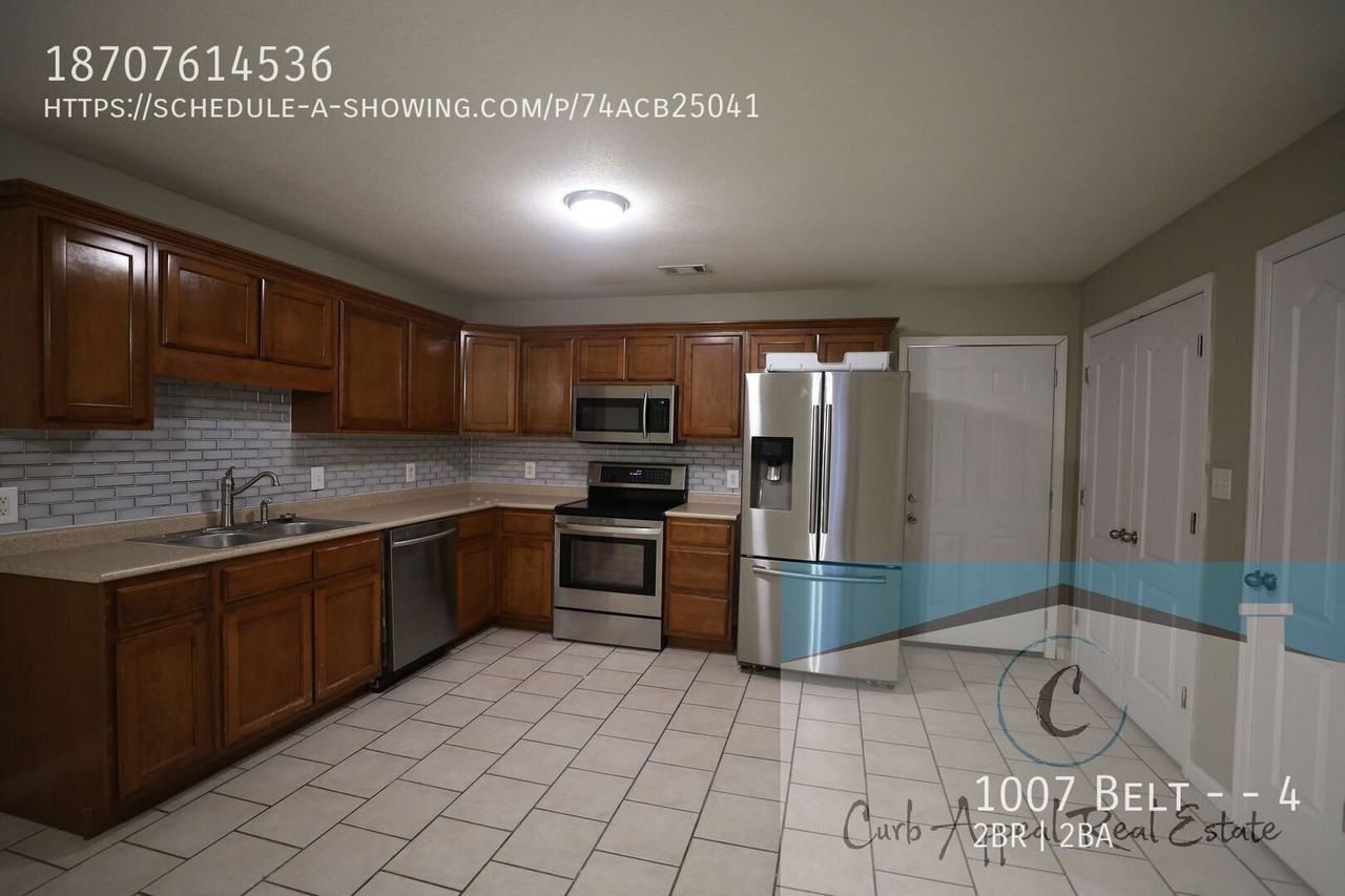 1007 Belt St #4 - Photo 4 of 15