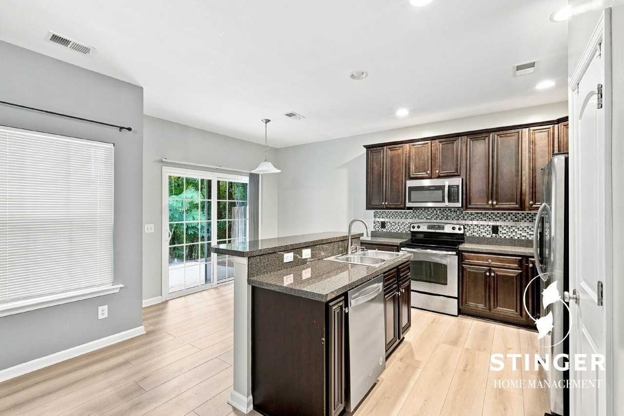 117 Mission Way - Photo 6 of 36