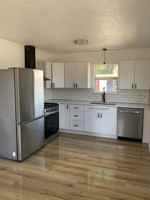 featured image of 573 E Ellendale Ave