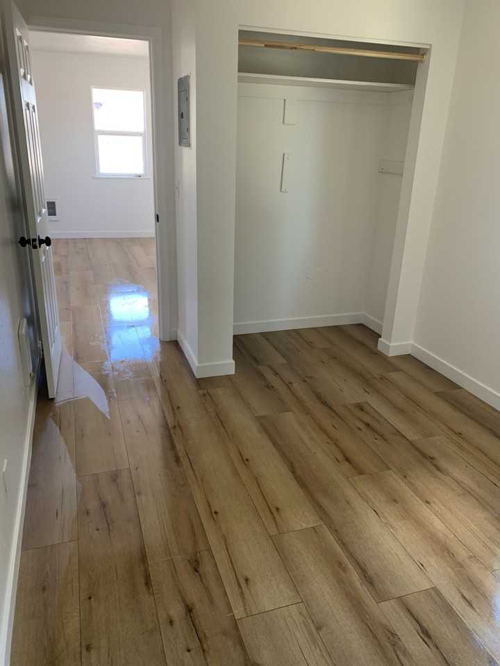573 E Ellendale Ave - Photo 3 of 4