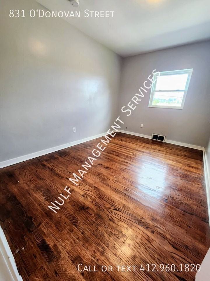 831 Odonovan St - Photo 3 of 11