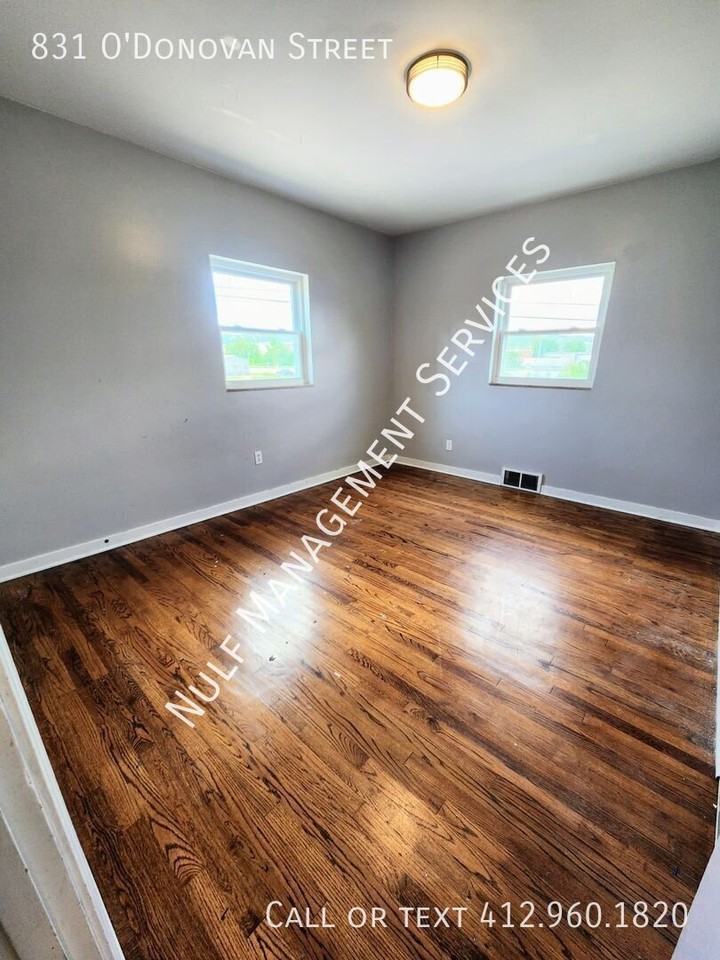 831 Odonovan St - Photo 6 of 11