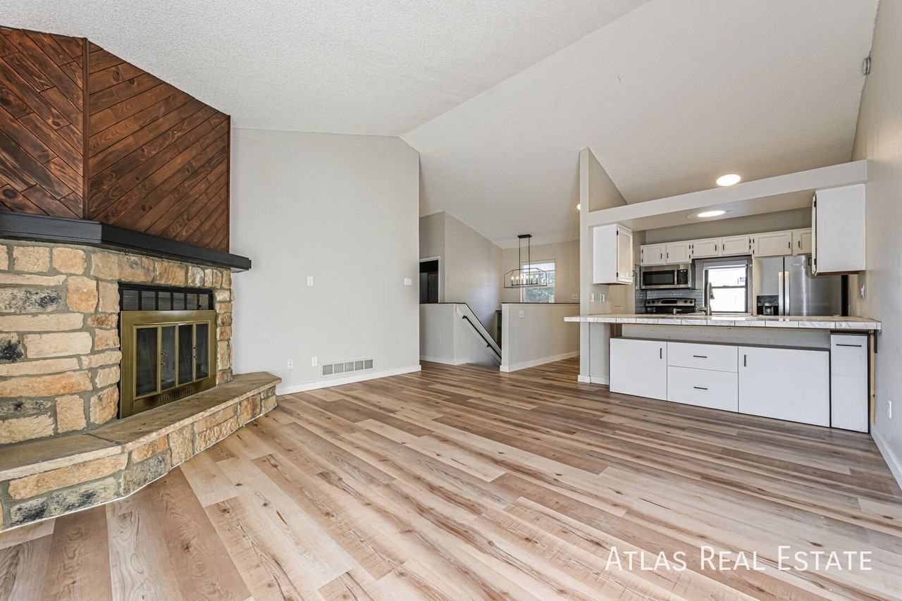 4185 S Richfield Way - Photo 3 of 17