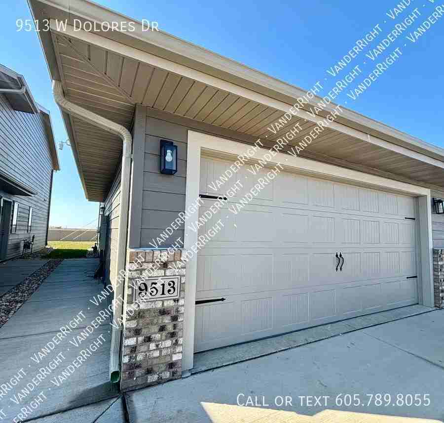 9513 W Dolores Dr - Photo 2 of 21
