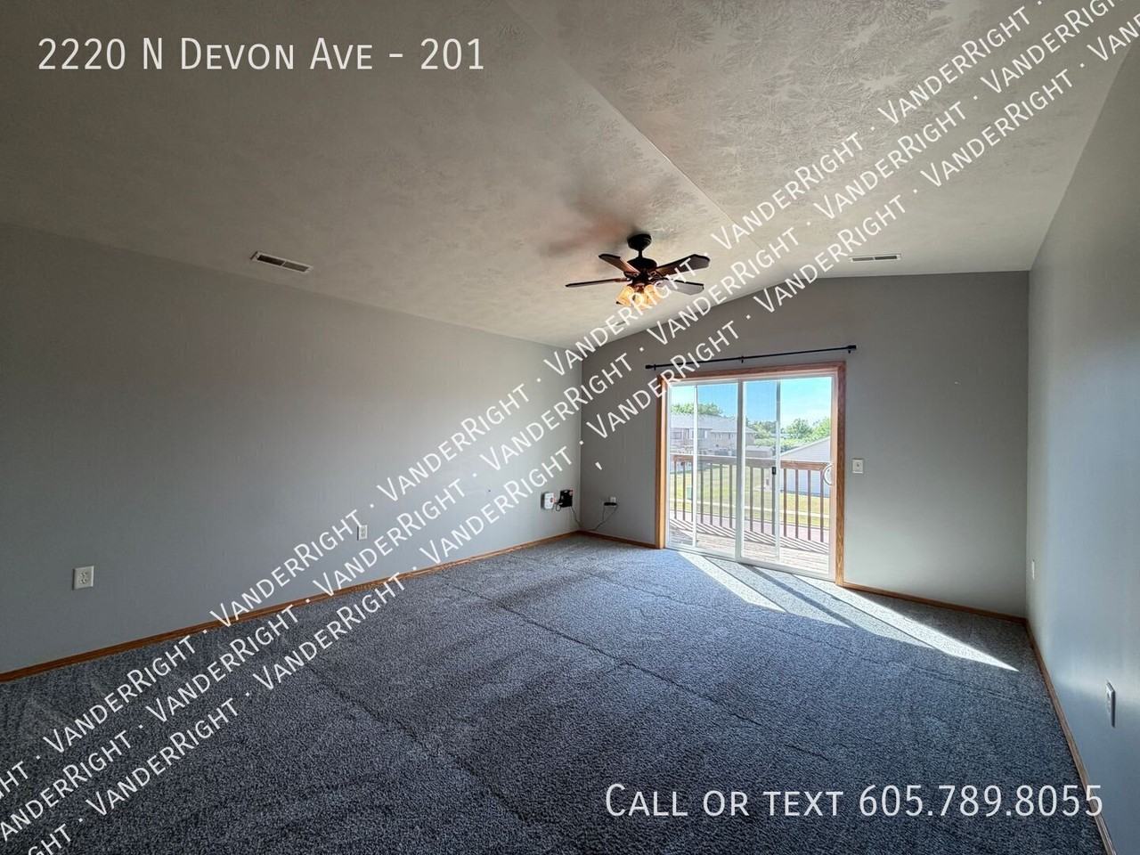 2220 N Devon Ave #201 - Photo 2 of 12