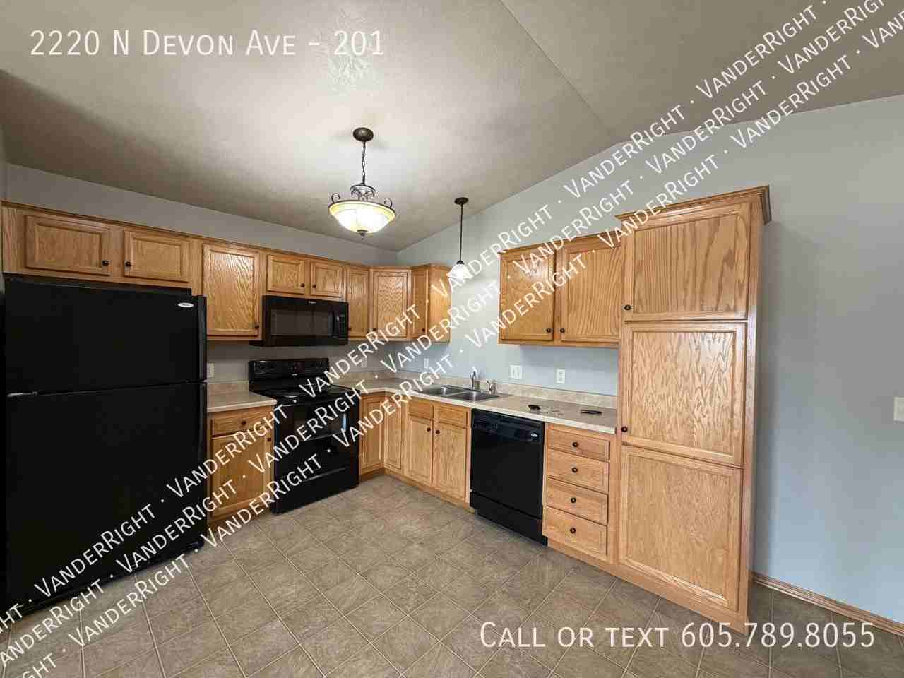 2220 N Devon Ave #201 - Photo 3 of 12