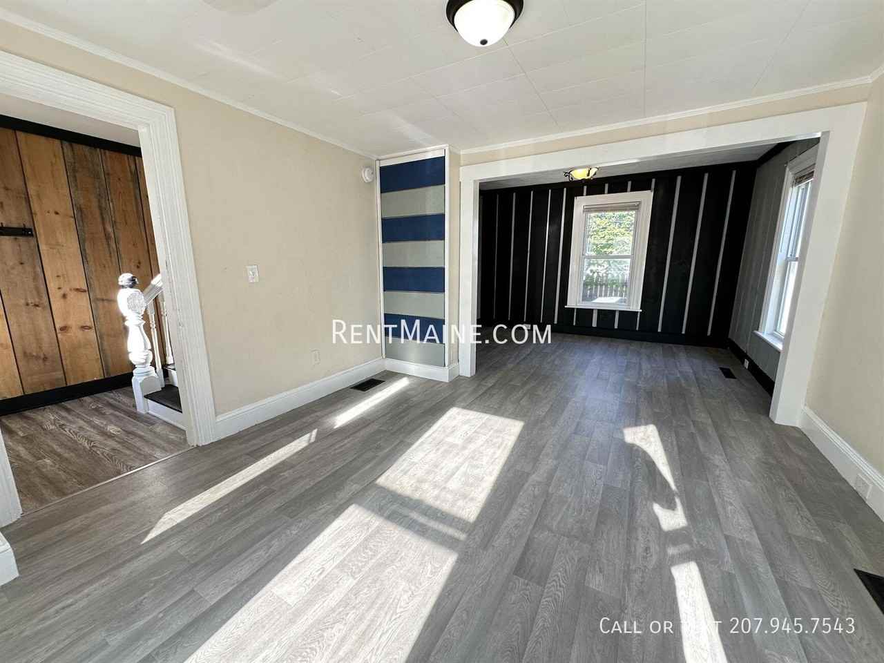 137 Grove St - Photo 5 of 12