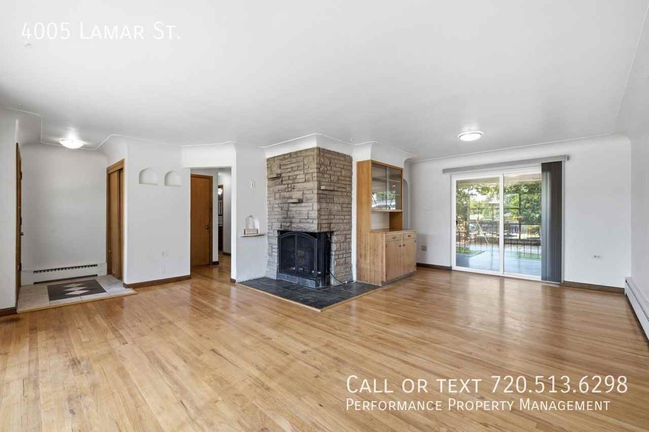 4005 Lamar St - Photo 4 of 31