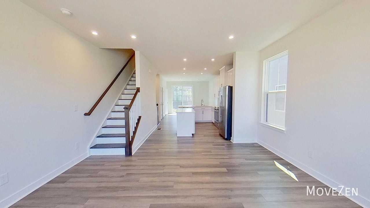 3645 S Tryon St - Photo 6 of 50