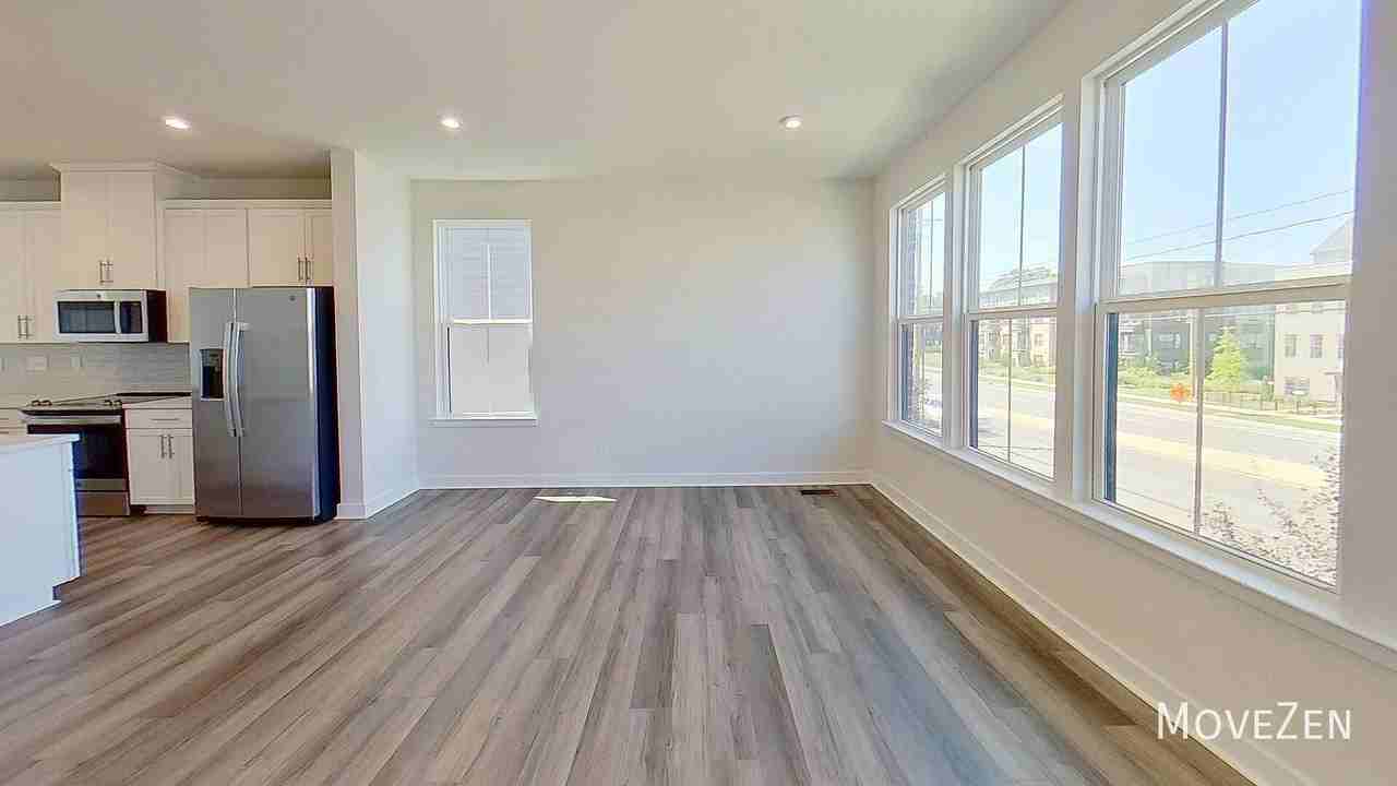 3645 S Tryon St - Photo 7 of 50