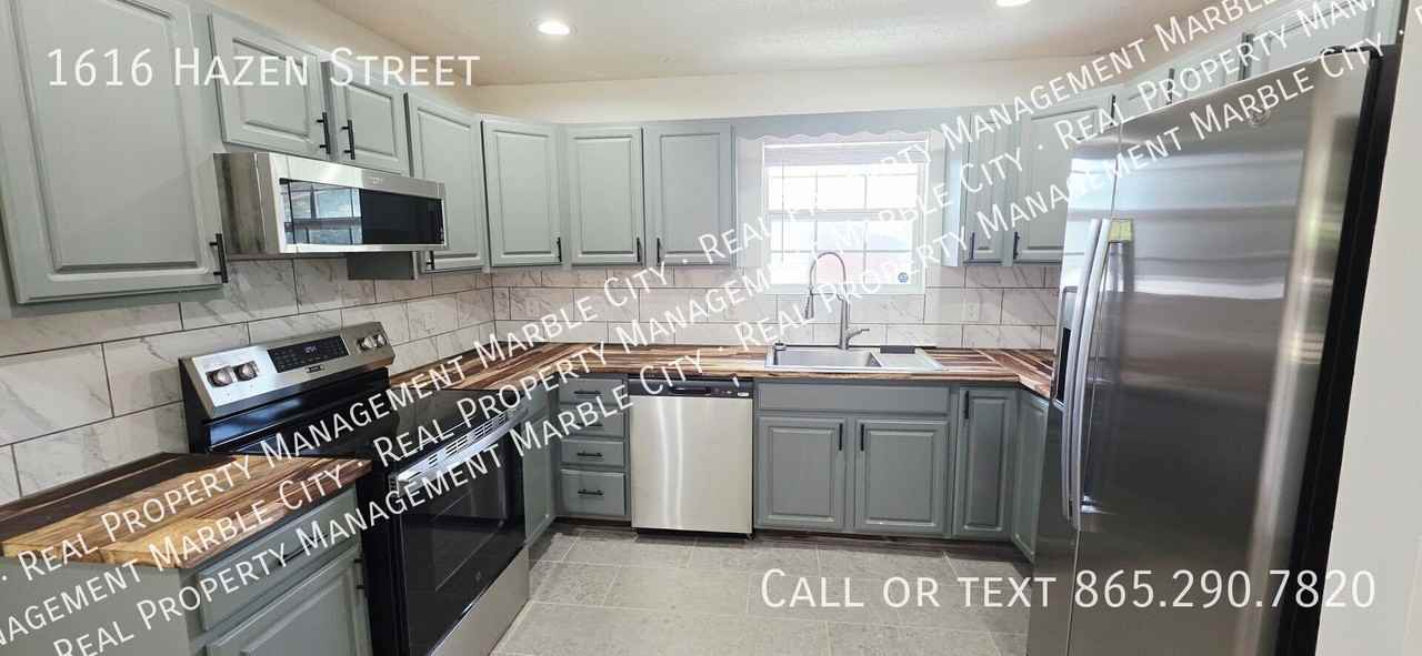 1616 Hazen St - Photo 5 of 31