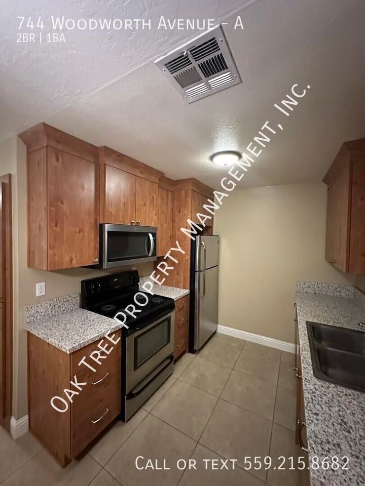 744 Woodworth Ave #A - Photo 4 of 10
