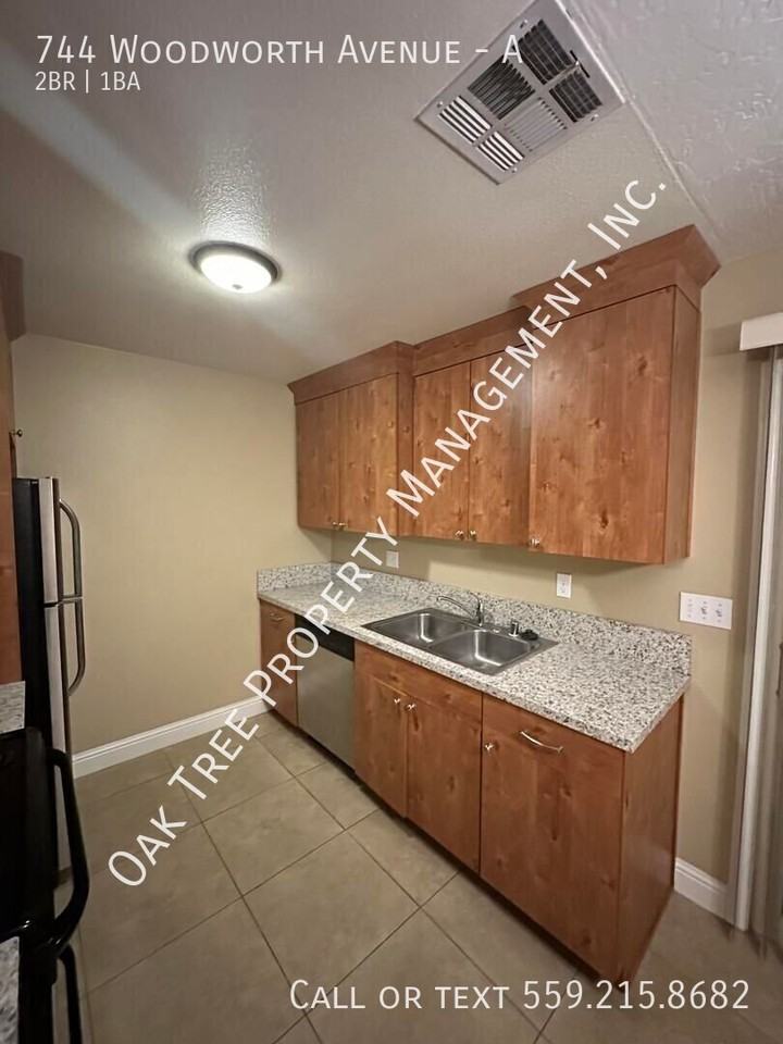 744 Woodworth Ave #A - Photo 5 of 10