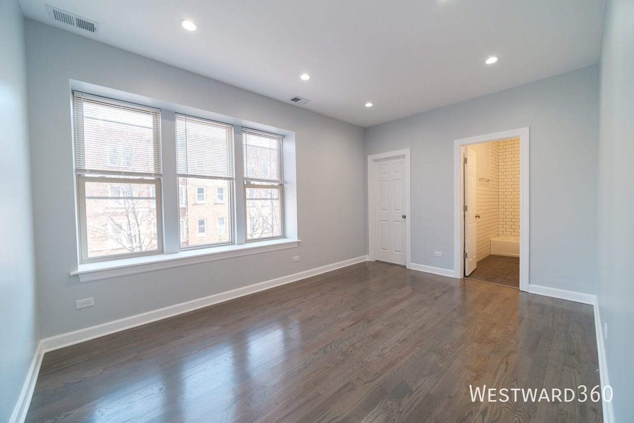 3101 W Leland Ave #2 - Photo 3 of 12