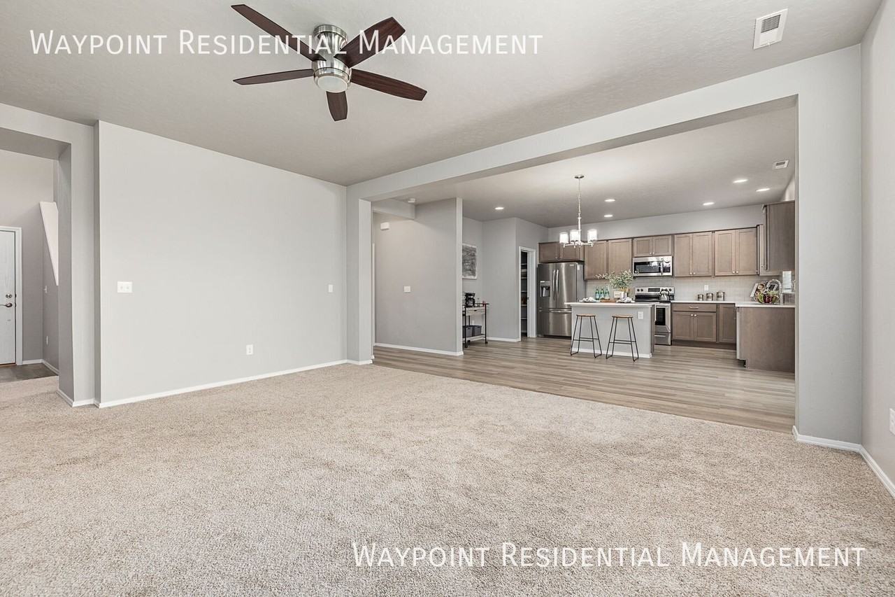2123 N Bing Ave - Photo 5 of 45