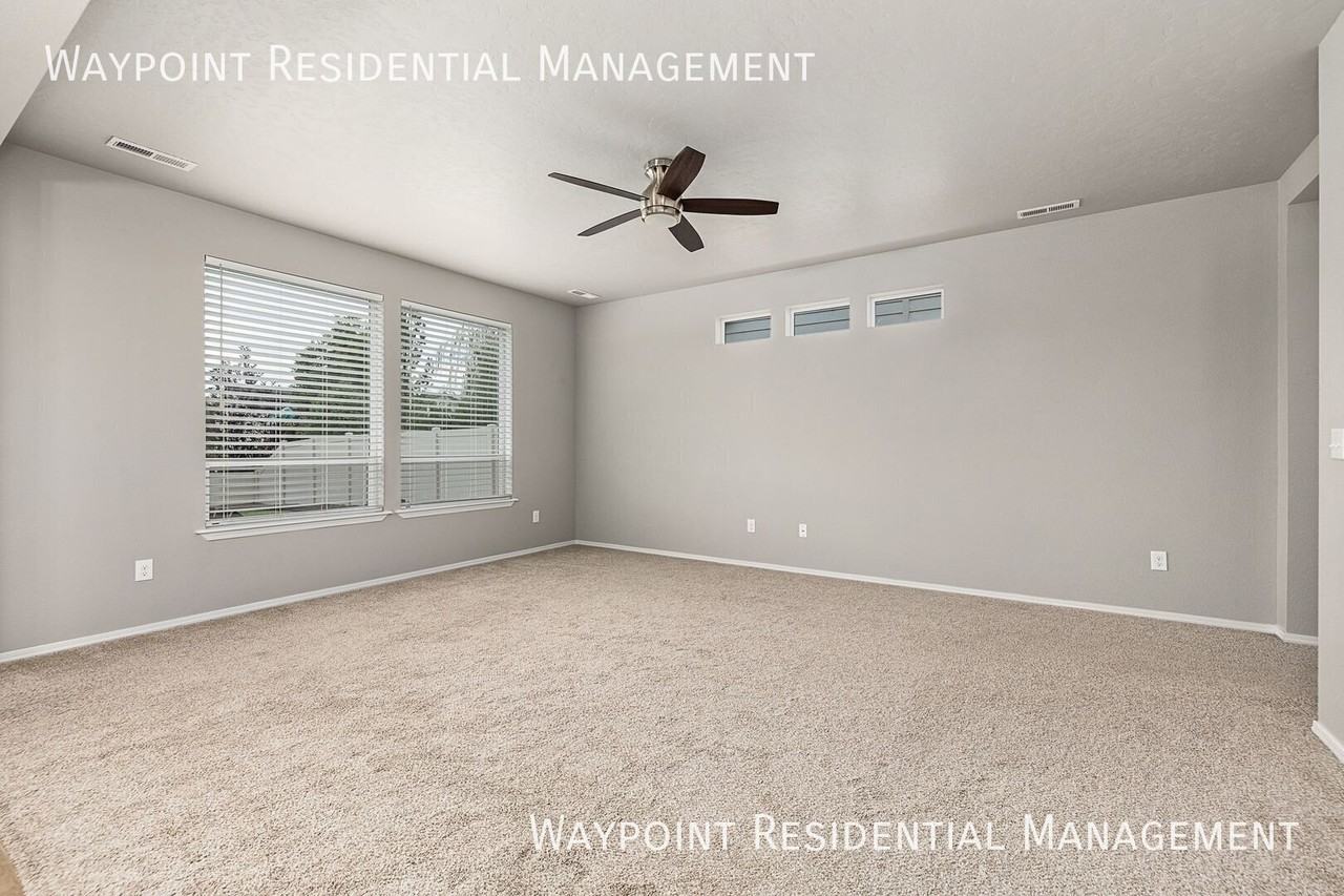 2123 N Bing Ave - Photo 6 of 45