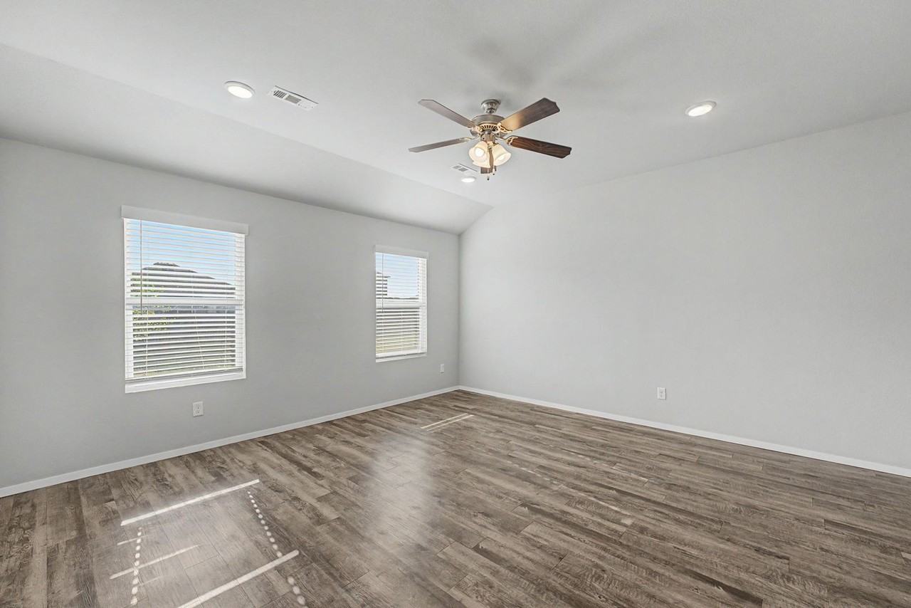1236 S Nighthawk Ln - Photo 4 of 21