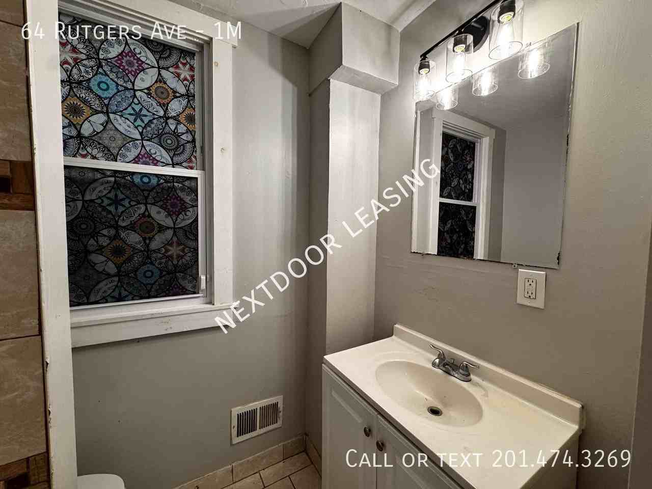 64 Rutgers Ave #1M - Photo 3 of 8
