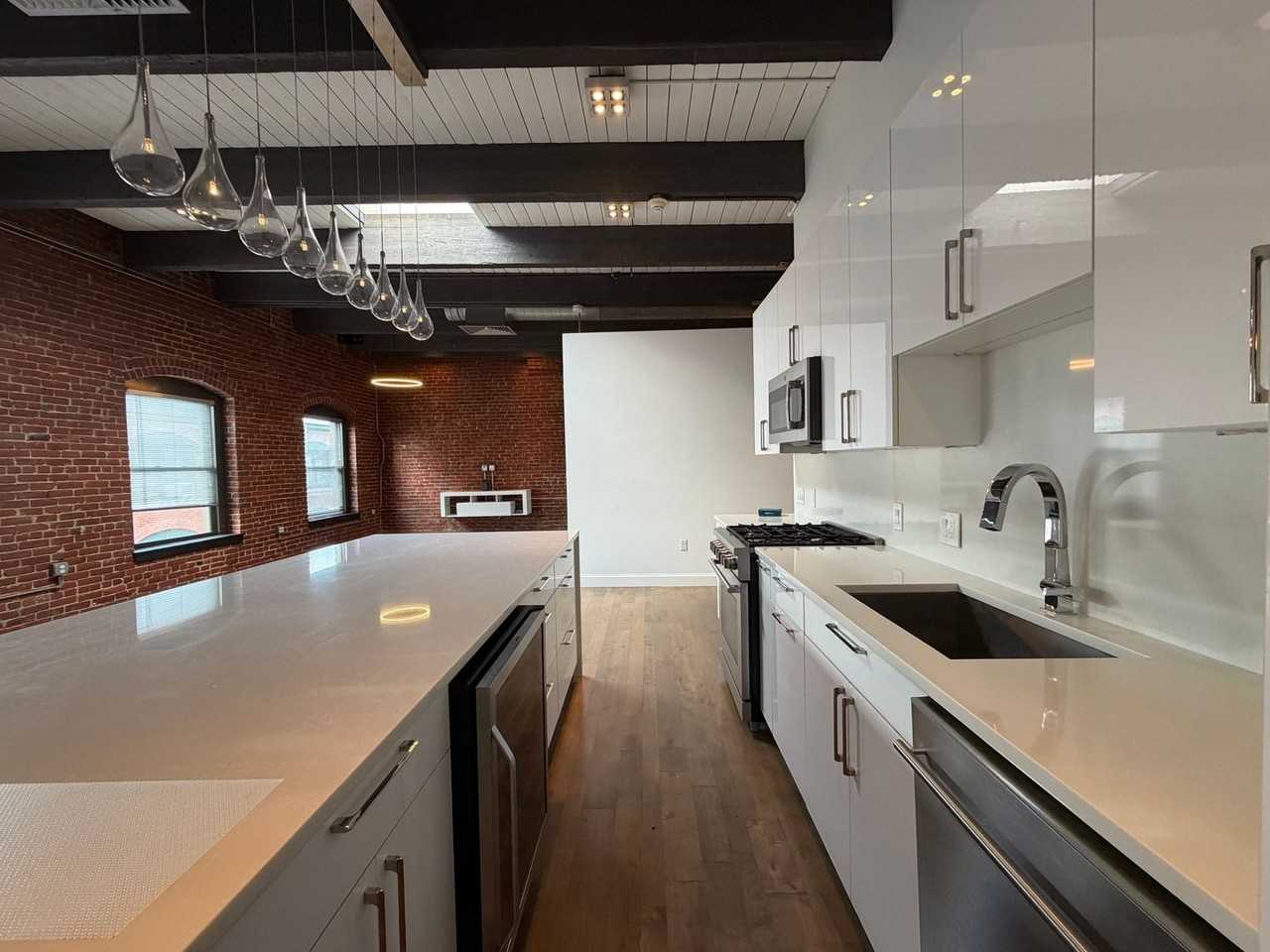 21 Wormwood St #621 - Photo 4 of 21
