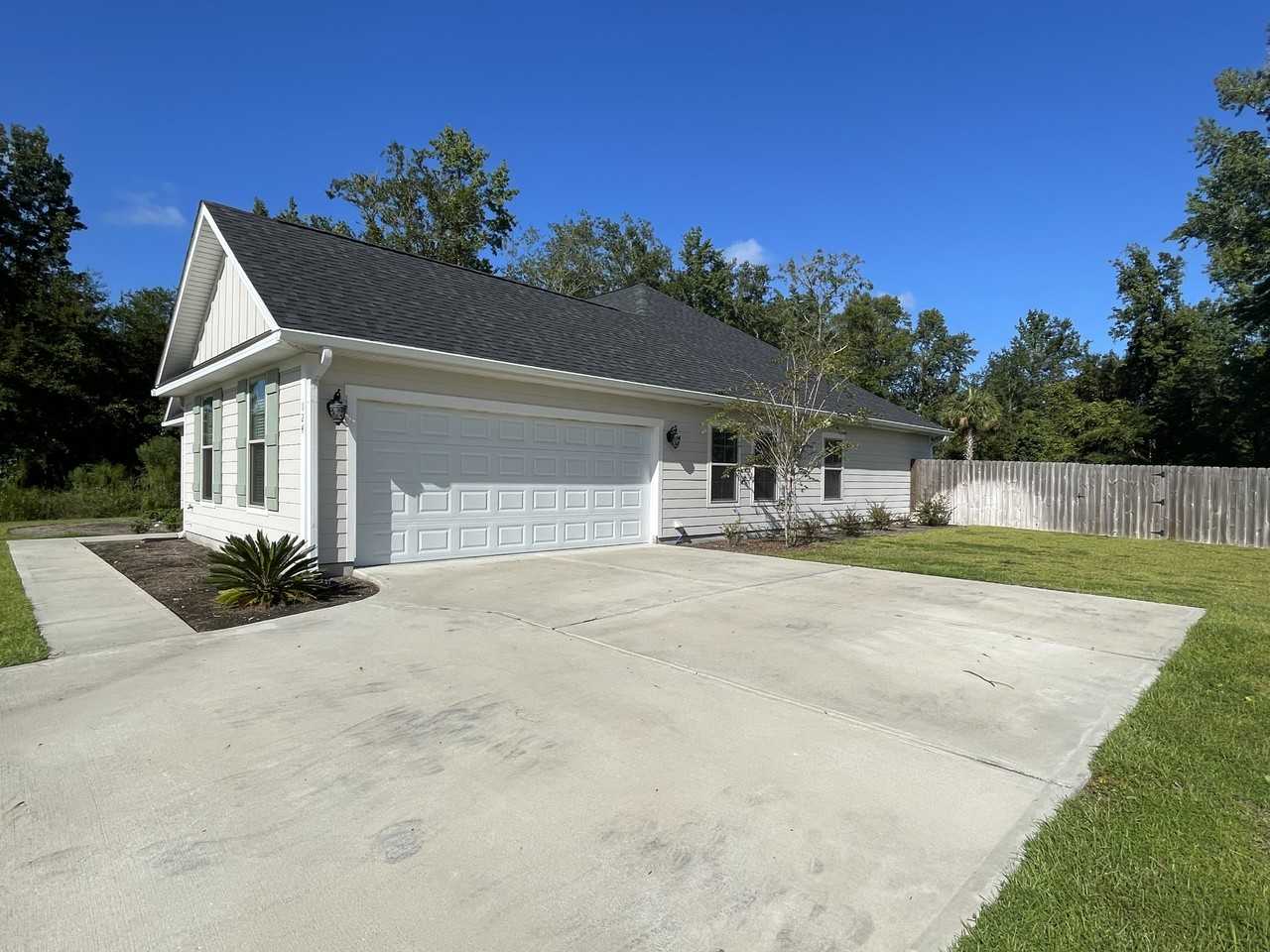 124 Huron Loop - Photo 2 of 15