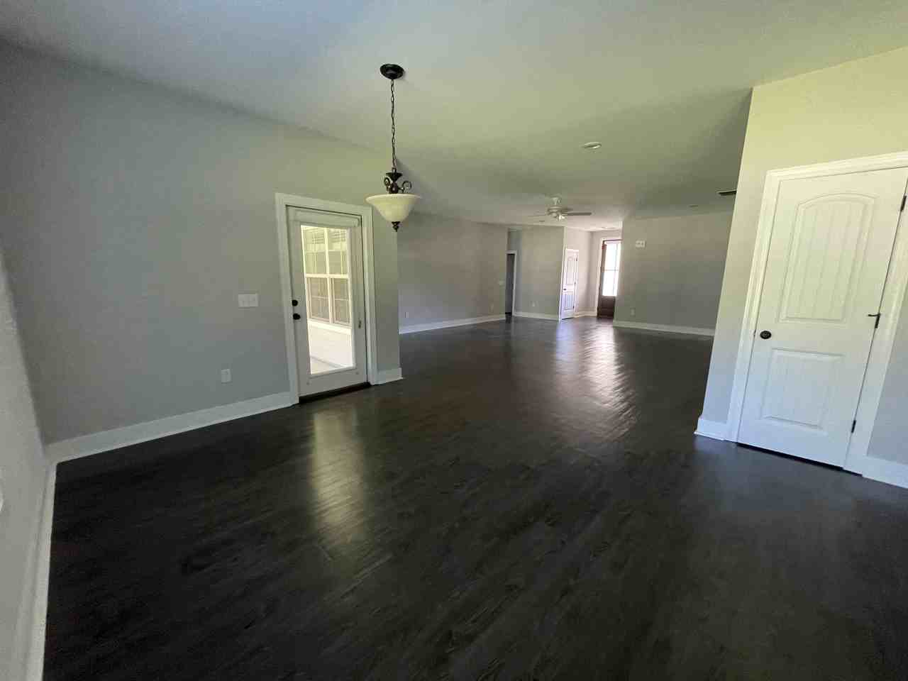 124 Huron Loop - Photo 3 of 15