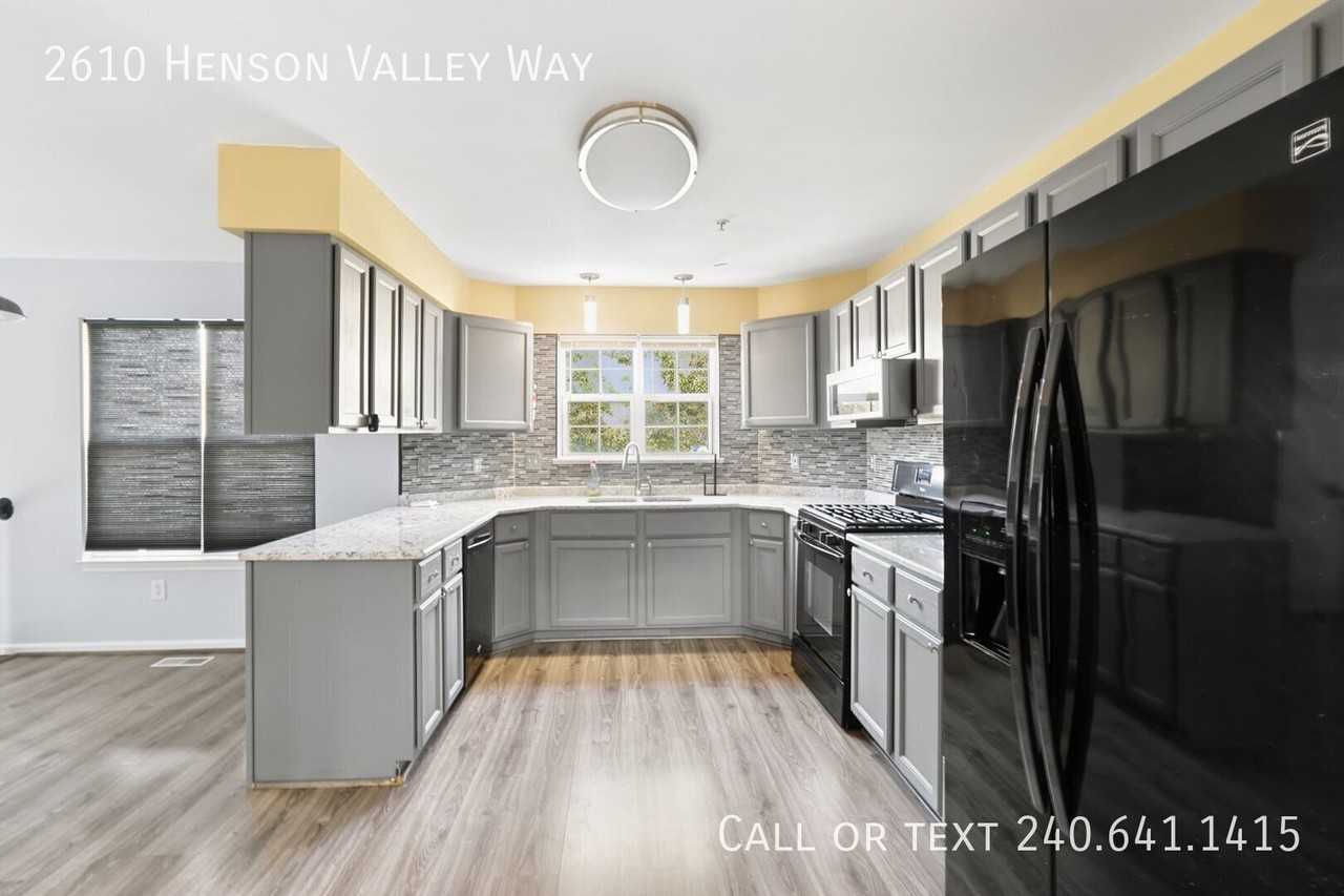 2610 Henson Valley Way - Photo 5 of 27