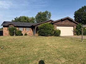 2402 S Hickory Ave - Photo 1 of 1