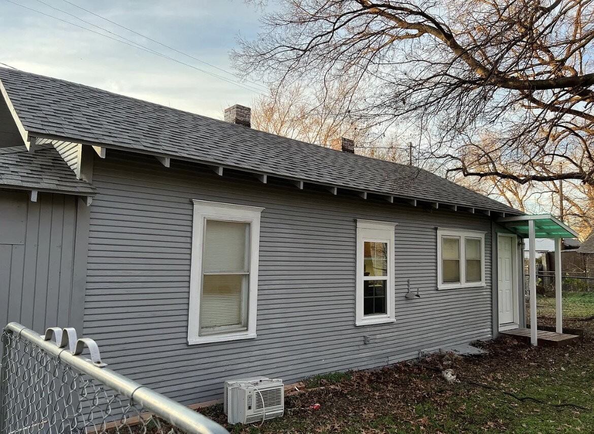 1815 E 4th Pl - Photo 3 of 6