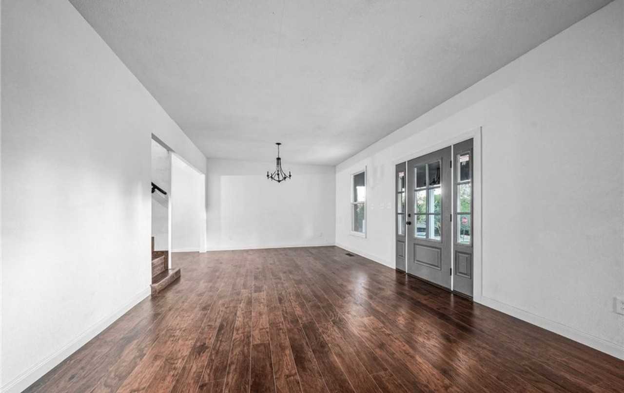 802 N 11th St - Photo 4 of 14
