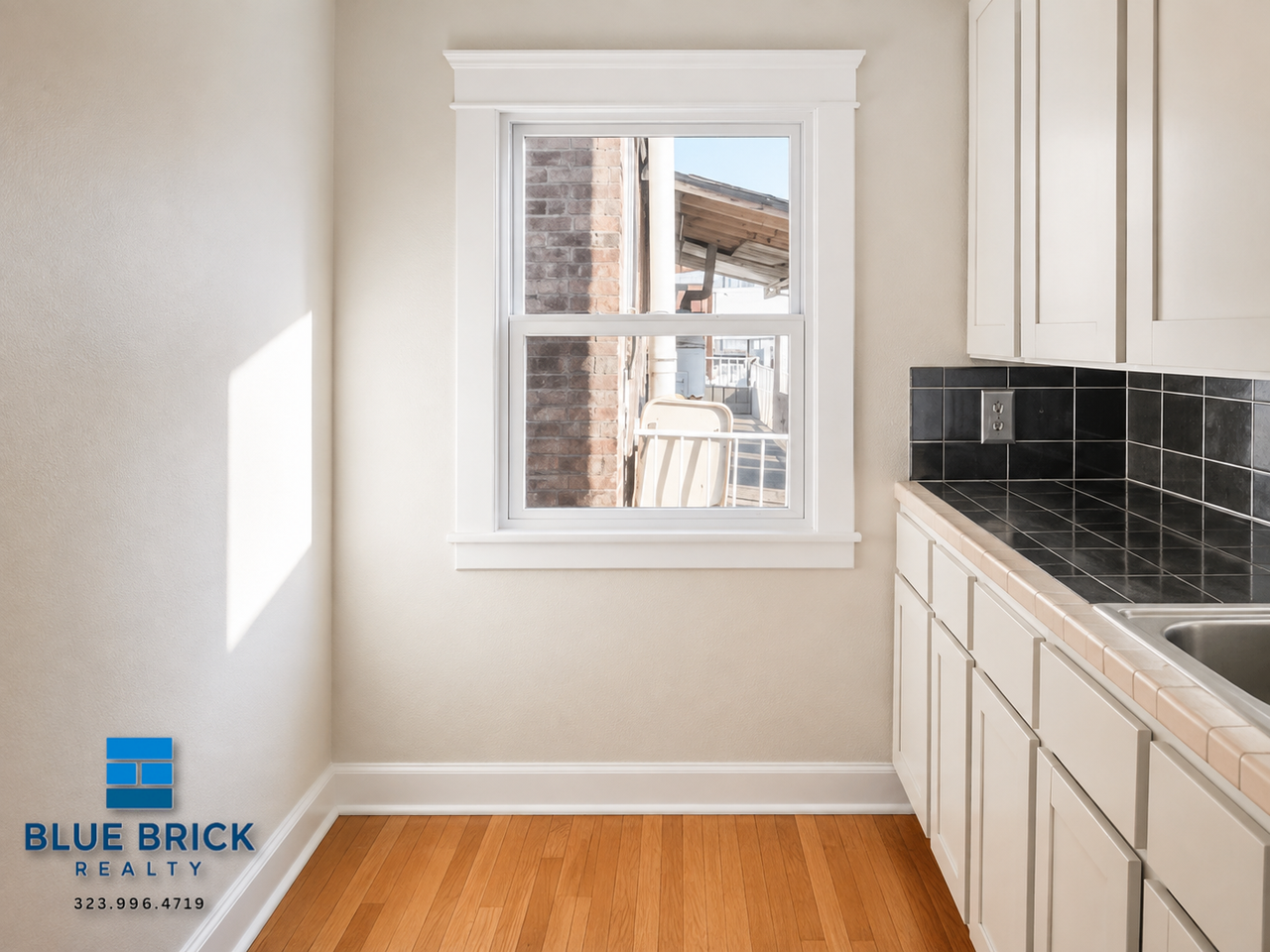 3232 S Central Ave #5 - Photo 2 of 8