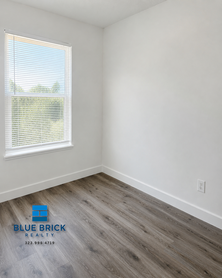6121 10th Ave - Photo 4 of 8
