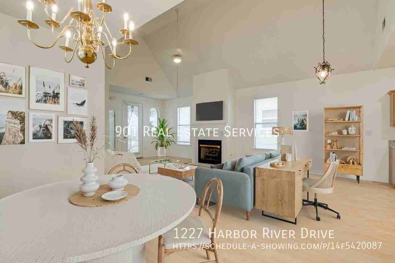 1227 Harbor River Dr - Photo 3 of 25