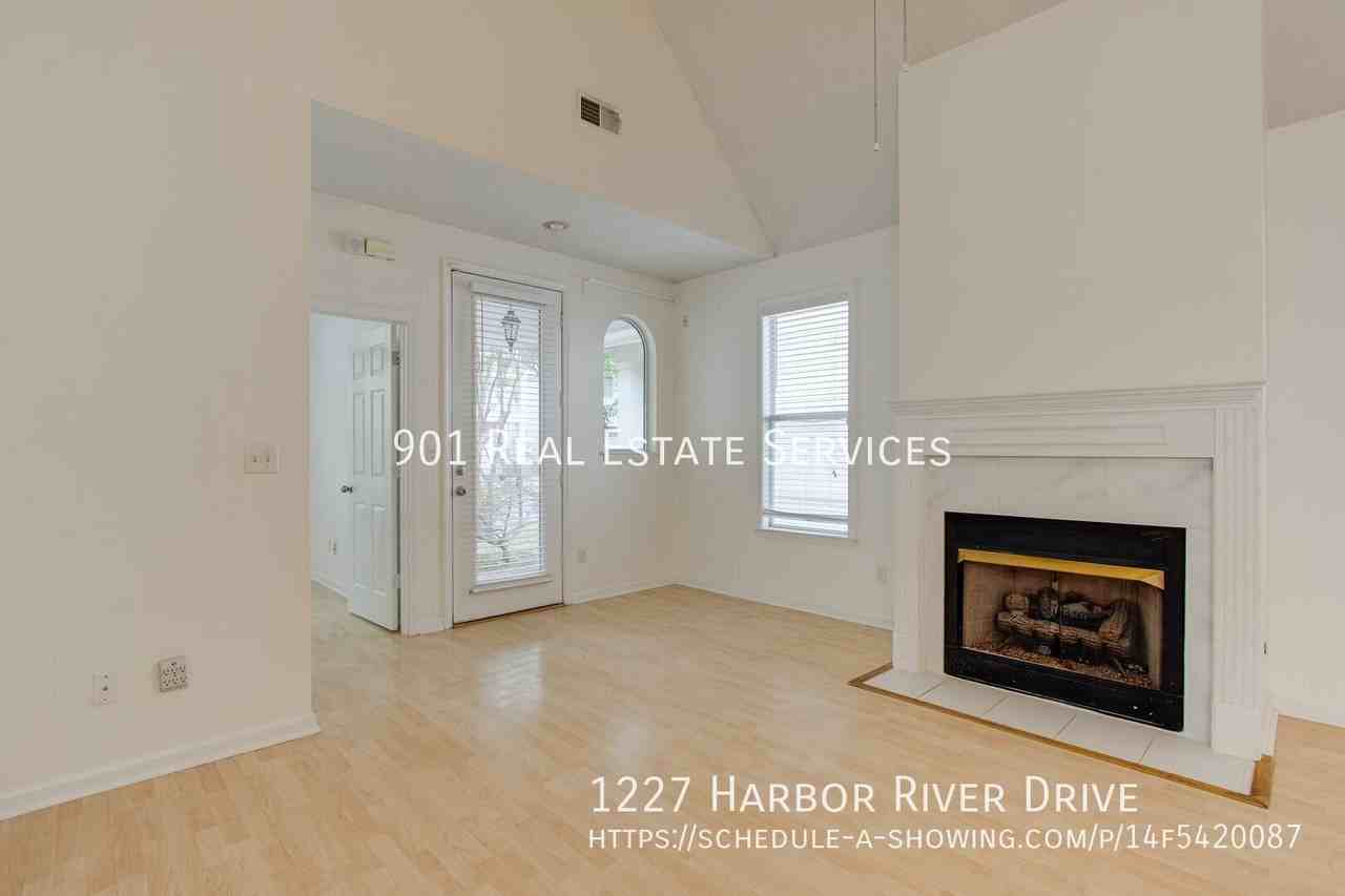 1227 Harbor River Dr - Photo 4 of 25