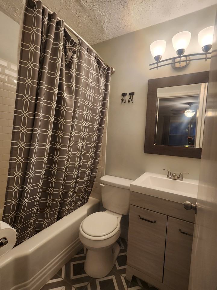 417 N Cedar St #6 - Photo 4 of 10