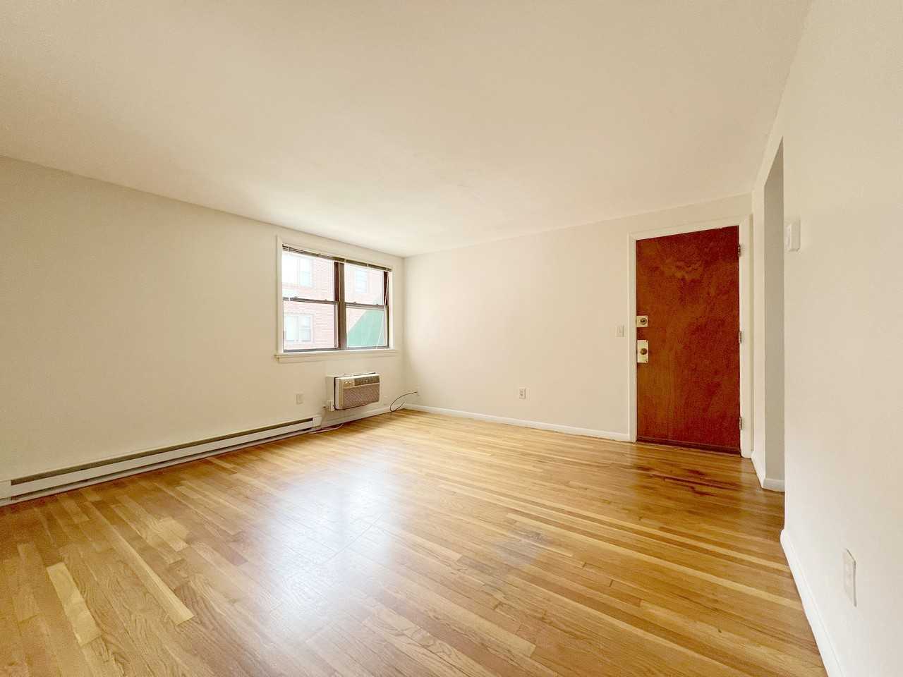 4881 Washington St #4 - Photo 3 of 7