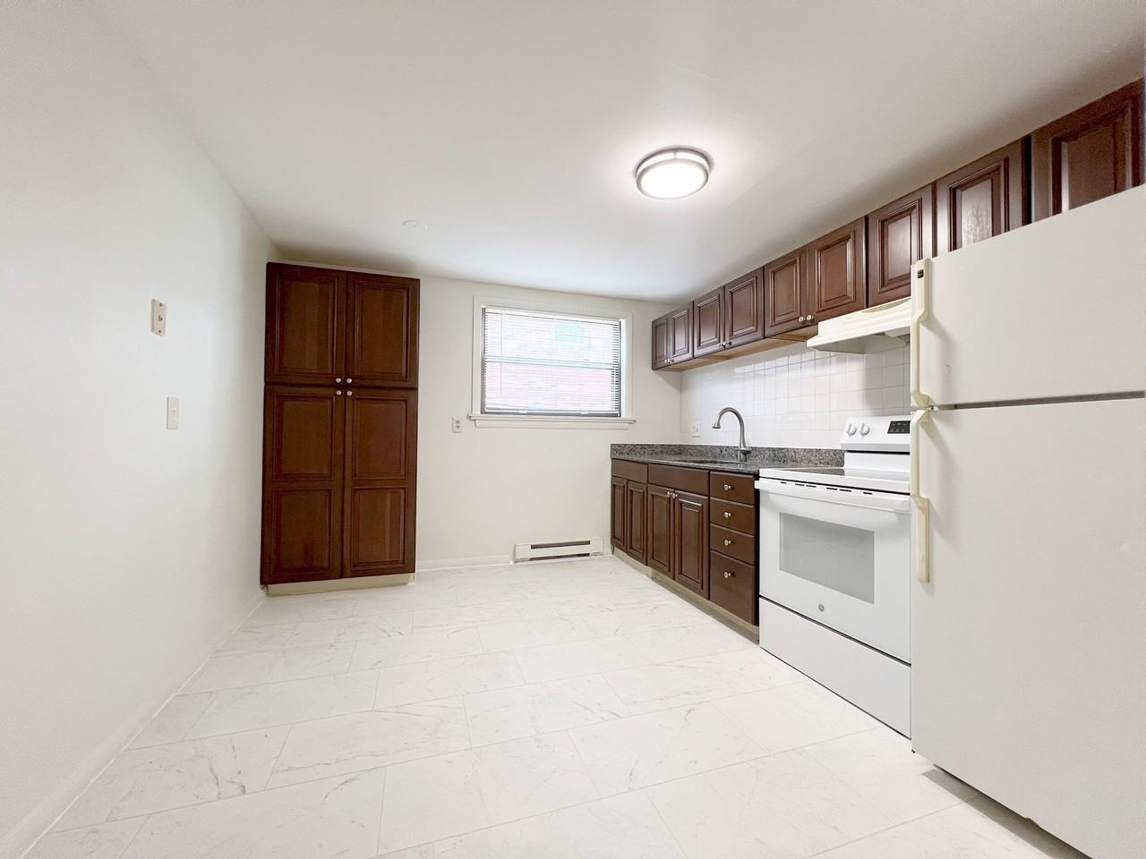 4881 Washington St #4 - Photo 4 of 7