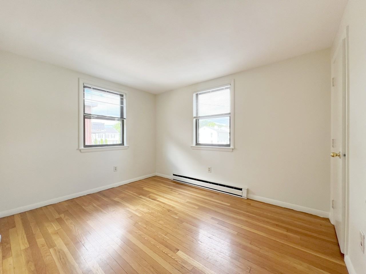 4881 Washington St #4 - Photo 5 of 7
