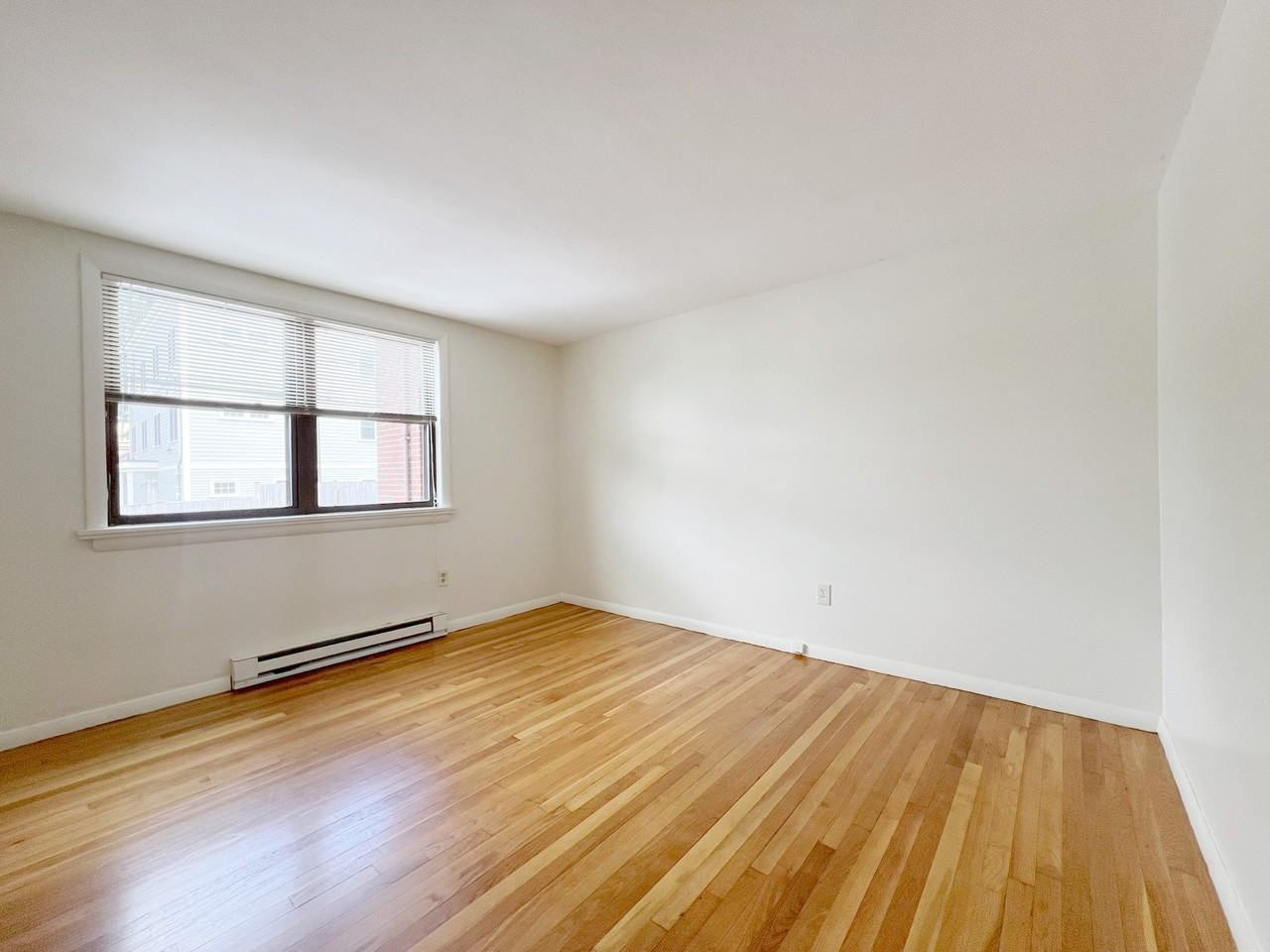 4881 Washington St #4 - Photo 6 of 7