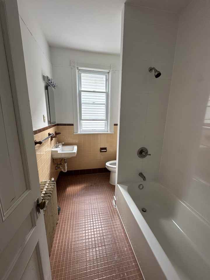 14 Franklin St - Photo 2 of 10